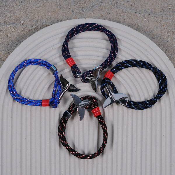 The Tailfin Bracelet